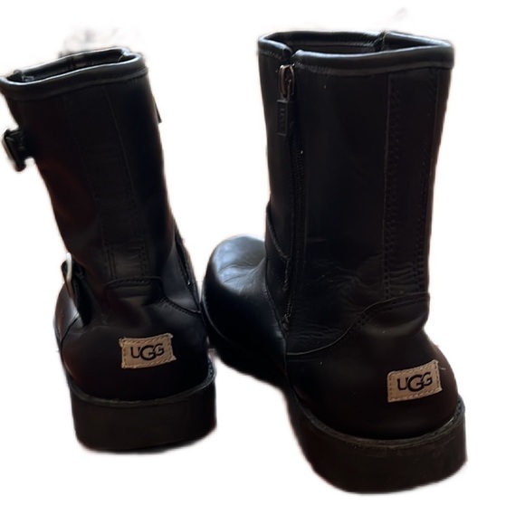 UGG Waterproof leather black Moto Boot with zipper Girl Size 6 - Picture 3 of 10